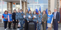В Романовке общественники, сотрудники органов внутренних дел и «юные друзья полиции» приняли участие во всероссийской патриотической акции «Георгиевская ленточка» - ОМВД "Балашовский" 