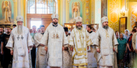 Архиереи Саратовской митрополии совершили Божественную литургию в Покровском соборе г. Саратова - Балашовская Епархия